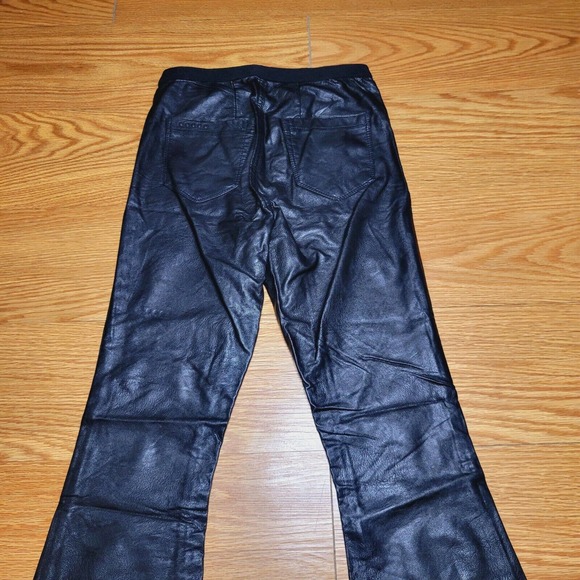 Blank NYC Women's Vegan/Faux Leather Bell Bottom Pants Black Size 24 - Picture 9 of 12